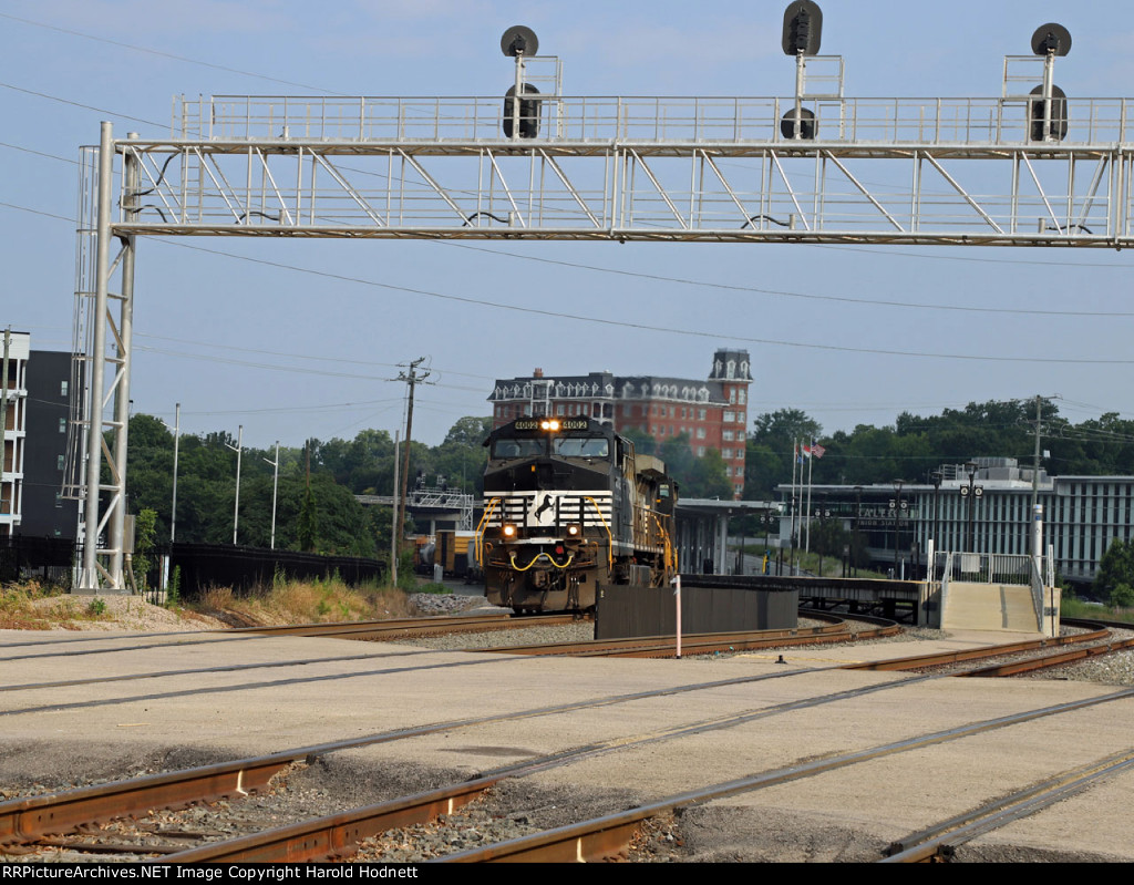 NS 4002 leads train 350 past Raleigh Union Station